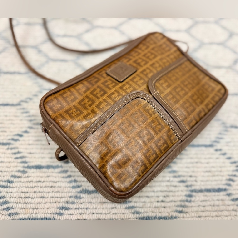 FENDI Vintage Classic Zucca F Monogram Brown Coated Canvas Crossbody Camera Bag - Picture 4 of 16